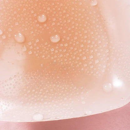 Round protector that adheres to the heat of the skin